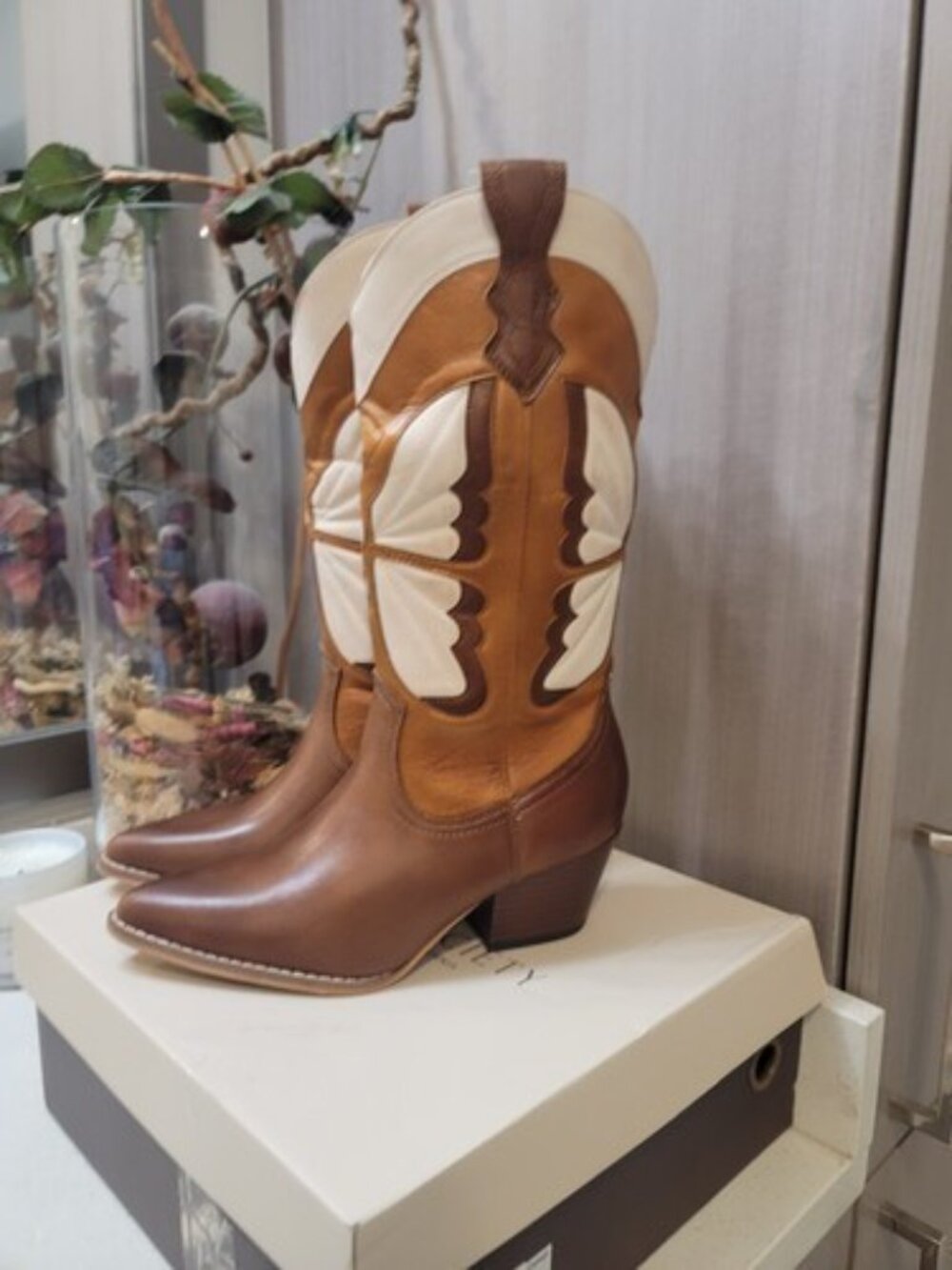 Oasis Society Fairy Butterfly Cowgirl Boots size 6 Vegan leather New NIB Camel - Picture 6 of 7